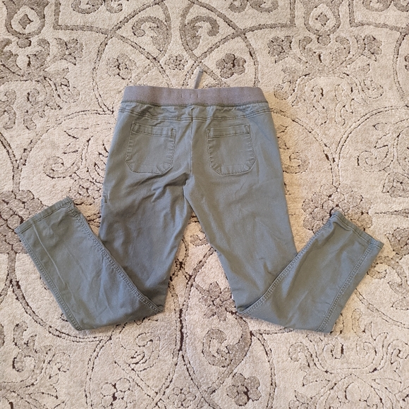 Gap size 5  army green/tie waist pants - Picture 2 of 2